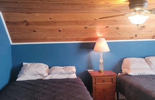 Fairview  Highland County Other | Amazing Farmhouse 20 mins to Wilmington, Washington CH, Hillsboro