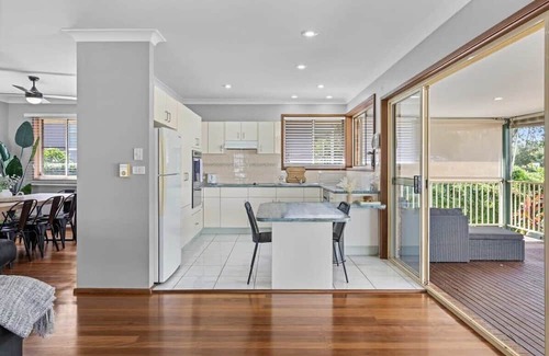 Chittaway Point House | Lakefront Serenity - Kayaks Available