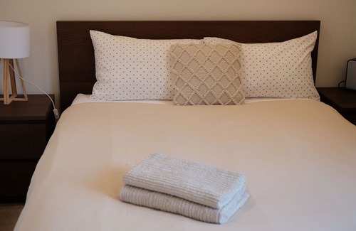Aranda House | 3Brs-Elegant/Cosy/Pets-friendly
