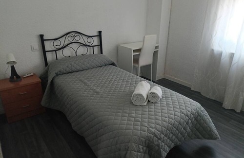 Toledo Apartment | Piso en Toledo: a 10 Minutos por Autovía del Casco Histórico y 5 Minutos del AVE