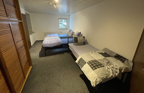 Gammertingen Apartment | Helle Einliegerwohnung mit Tollem Garten. 2-5 Minuten Fußweg zum Einkaufen