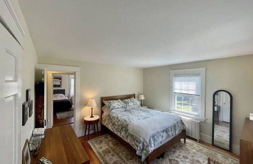 Top of the Hill House | Lovely 4 bdrm home- perfect location- walk to beach and town. Parking/EV Chrgpnt