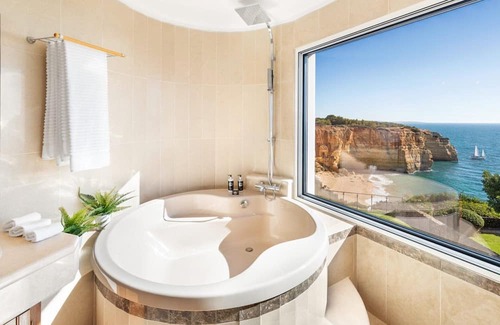 Benagil Villa | The Ultimate Guide to Renting Your Luxury 4 Bedroom Villa on The Algarve, Faro Villa 1138