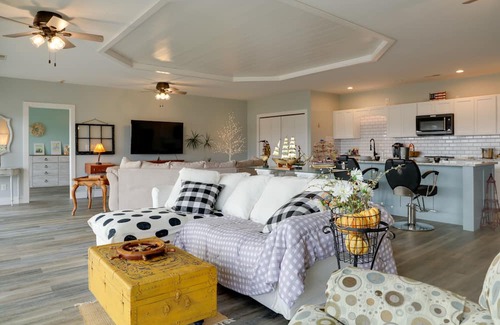 Florence House | Waterfront Retreat w/ Dock on Turtle Creek Bay!