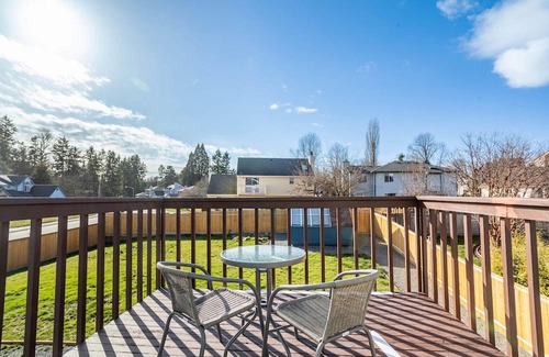 Kent House | Upscale Kent 1BR, close to Groceries, Shopping & Movies, by Blueground