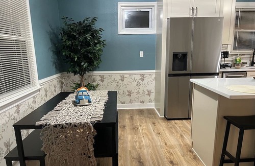 Varina House | Private Secluded Home near Airport and Downtown