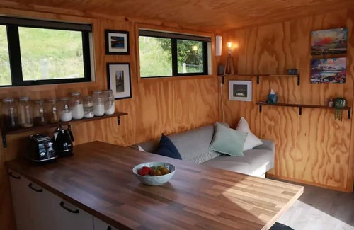 Bay of Plenty Region Cabin | The Wee house
