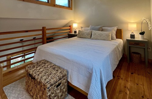 Mars Hill House | Tiny Home in Mars Hill with outdoor sauna , 15 min from downtown Asheville