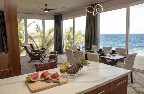 Bouvet Island House | Stunning 3 bdrm oceanfront home w/ Infinity Pool in exclusive Lighthouse Estates