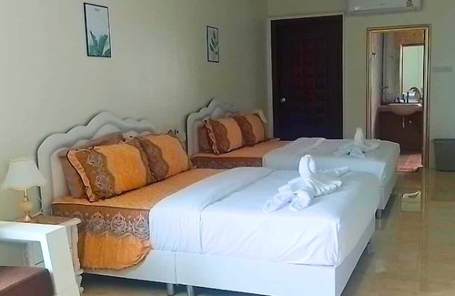 Patong Villa | Huge 9 Bedroom Villa Overlooking Patong Bay (BVP1)