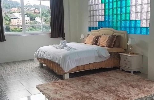 Patong Villa | Huge 9 Bedroom Villa Overlooking Patong Bay (BVP1)