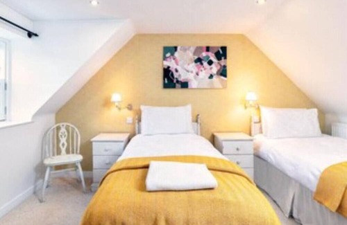 Ballater Cottage | Riverside Cottage with luxurious wood fired hot tub in Ballater