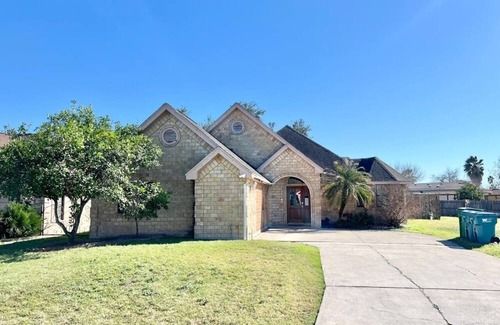 Pharr House | Large, Quiet Home w/Excellent Heated Indoor Pool, Pet-Friendly!