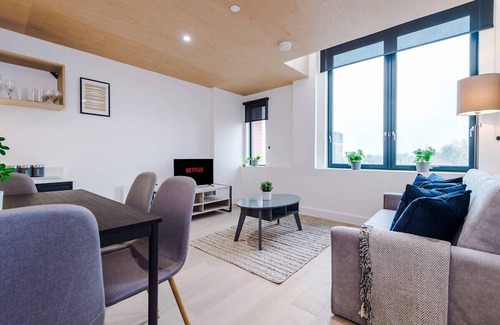 Castlefield Condo | Flat Near Old Trafford Weekly & Monthly Discounts!