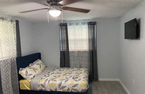 Parrish Apartment | 2 Bedroom 788395 by Houzlet