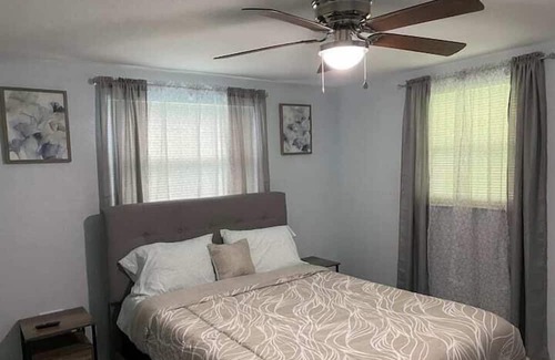 Parrish Apartment | 2 Bedroom 788395 by Houzlet