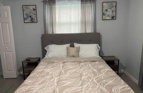 Parrish Apartment | 2 Bedroom 788395 by Houzlet