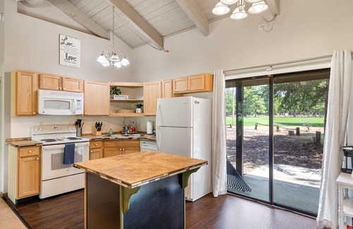 Pinetop House | Pinetop Family Cabin | Forest Pines Views Location