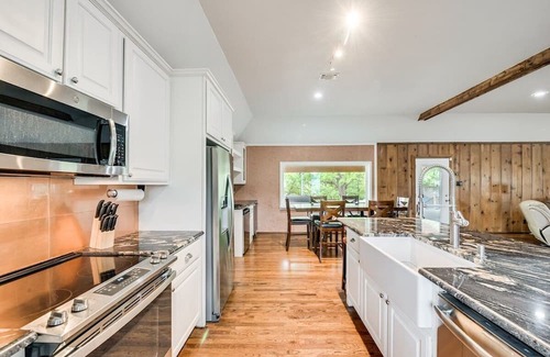 Azle House | The Perfect Getaway/Boat Dock/Eagle Mountain!
