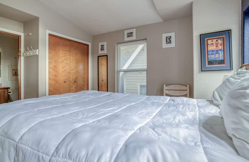 Downtown Cannon Beach House | Near the Beach with TVs, Foosball, Ping-Pong and Pool Tables!
