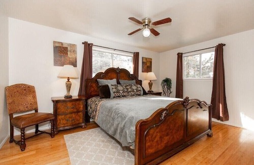 Sheridan House | Large Family Size Home Near Lakes, Rivers and Historical Attractions