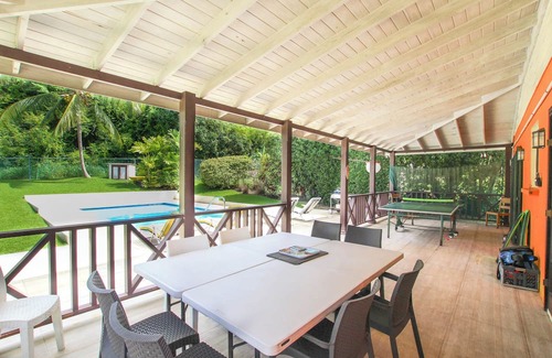 Speightstown House | 3-Bed Family Friendly Home with Pool Just 2 mins from Beach - Chindwin