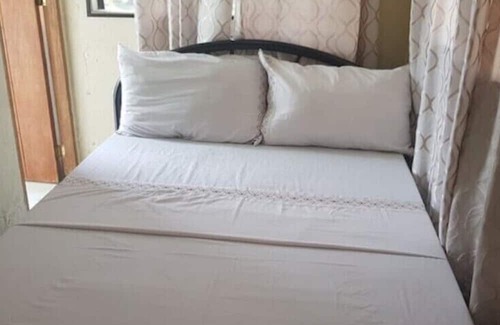 Bacolod House | Carmen's Place A: 4- rm duplex, gated, safe, near