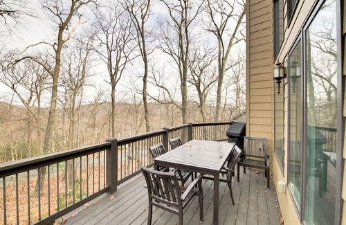 Pedlars Edge Cottage | Wintergreen Resort Home: Close to Slopes & Trails