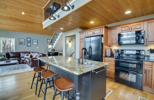 Pedlars Edge Cottage | Wintergreen Resort Home: Close to Slopes & Trails