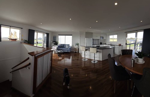 Coronet Bay House | Family friendly beaches, relaxing, do as much as you like or just chill out.