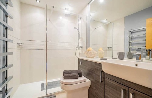Crynant House | Pentre Nicklaus by MT Property