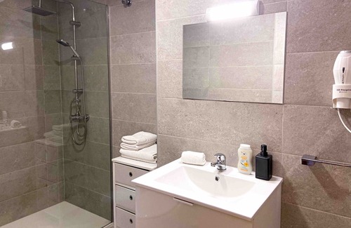 Encamp Apartment | Special offer! Central studio in Encamp, wifi+Netflix