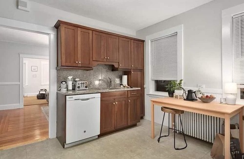 Milton Apartment | Furnished 2 bedroom 1 bathroom apartment. First floor unit with washer & dryer.
