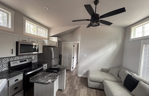 Athens Cabin | Tiny home nestled in the woods