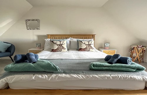Helmsdale Cottage | Tigh Na Mara is a traditional two-bedroom cottage located in the town of Helmsdale.