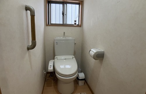 Narashino House | Near Tokyo DiesneyLand, Beach and Makuhari. Big House 4 BedRooms for 18 Guests