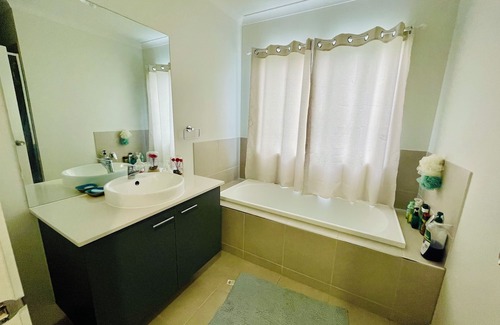 Werribee House | Cheerful place with one bedroom