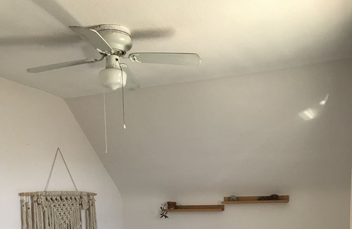 Queens House | Charming two bedroom monthly rental in the heart of Rockaway Beach!