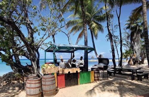 Montego Bay Resort | Relaxing Villa w/ Free WiFi, Fitness Center, Spa Access & Cocktail Lounge