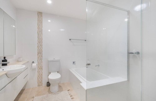 North Haven Apartment | North Heaven - Modern Apartment with Balcony River Views and Pool