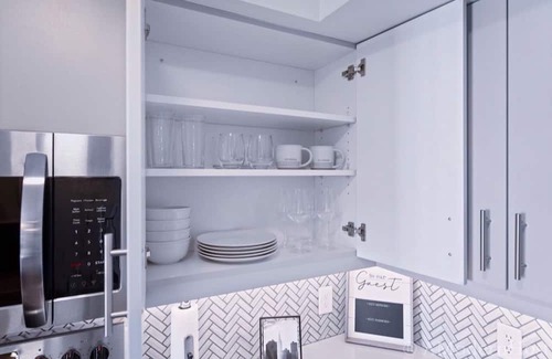 Monroe Ward Apartment | Modern Elegance-Downtown RVA!
