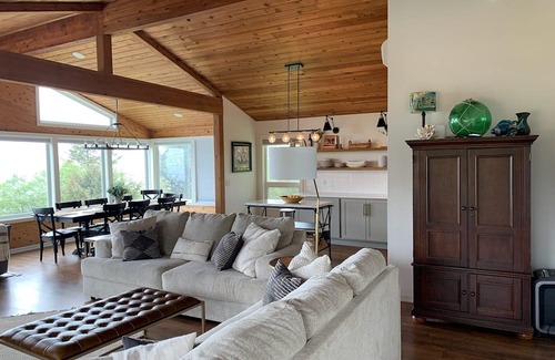 Neskowin House | "Ultimate Coastal Living, Neskowin golf and views! 30+ day rental only.