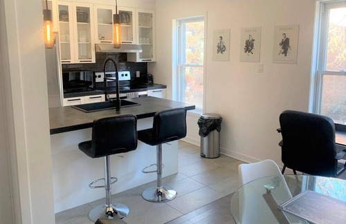 Saint Henri Condo | Charming 2-Bed Apt Near Atwater Market and Dtown With Parking and Metro