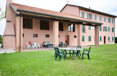 San Michele al Tagliamento Apartment | Relaxing escape in a green oasis by Beahost Rentals