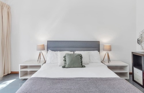 Burnside House | Natures Edge A Parkland Escape for Families
