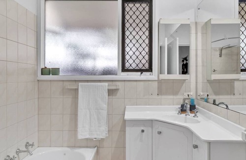 Burnside House | Natures Edge A Parkland Escape for Families