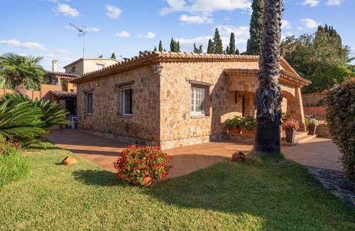 Castell-Platja d'Aro Ski Chalet | Casa de Estilo Catalán en Alquiler