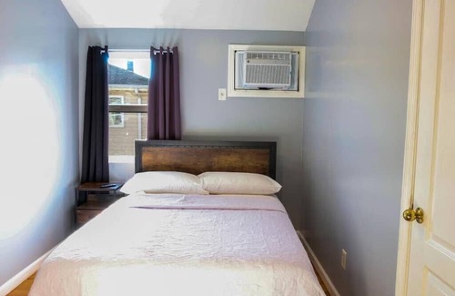 Canarsie Apartment | Welcome to our beautiful 3 beds 2 baths home you will enjoy a nice relaxing stay