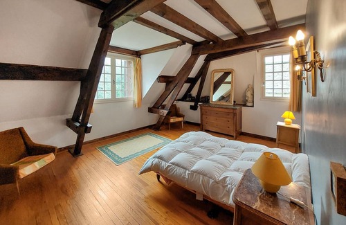 Conchez-de-Bearn House | Enjoy a relaxing break close to nature in this inviting vacation home.