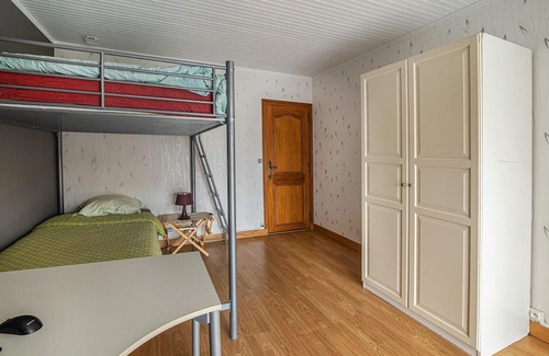 Le Val-David House | Cozy and familiar vacation home with two terraces and fenced garden.